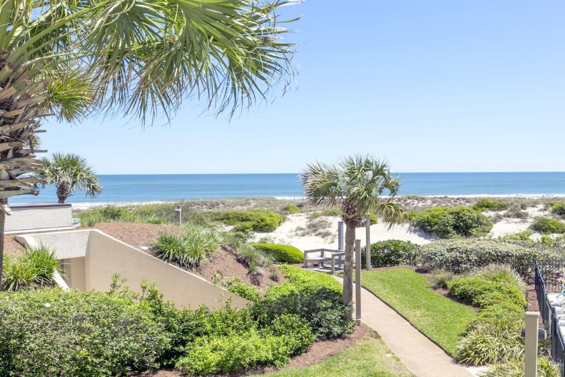 Amazing Oceanfront Condo on Amelia Island - Quiet beach in Surf & Racquet photo