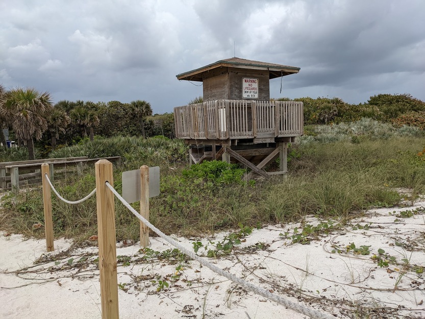 Building in Treasure Shores Beach Park