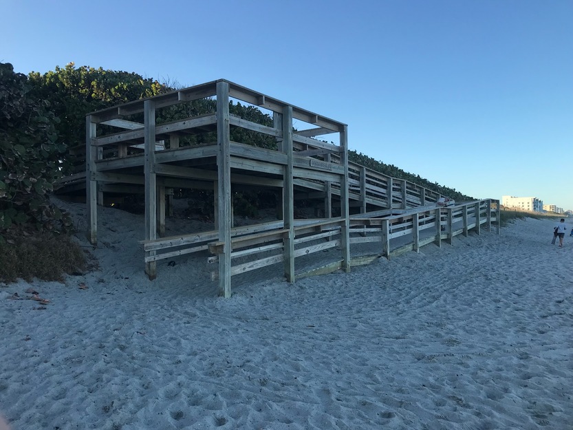 Wooden boardwalk in Hightower Beach Park